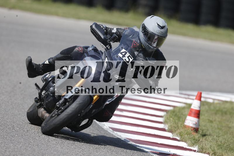 /Archiv-2025/49 26.08.2025 Cornu Master School ADR/blau-bleu/45